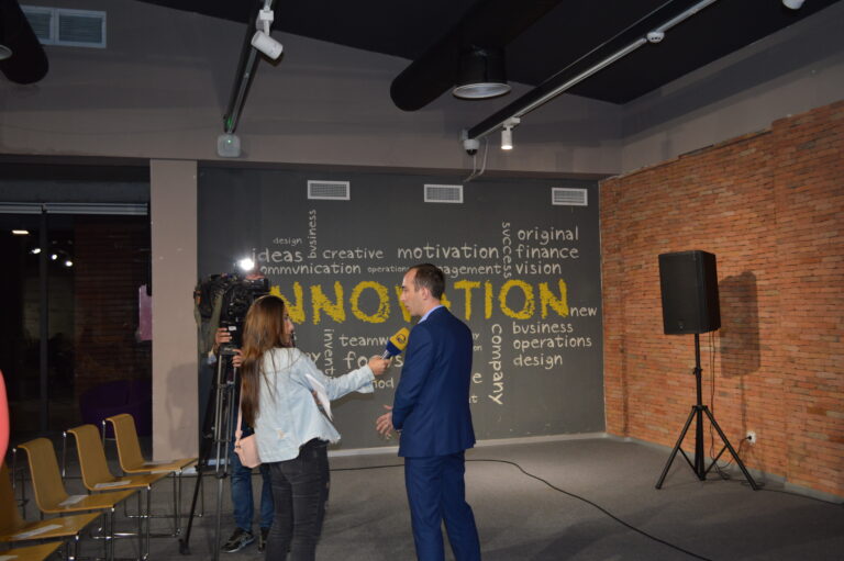 აბრეშუმის თავშალი